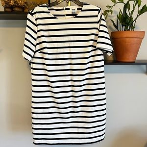✨OLD NAVY✨ B&W Striped Dress